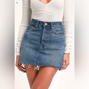 Levi’s Deconstructed vintage skirt size 28 100% cotton denim skirt button fly